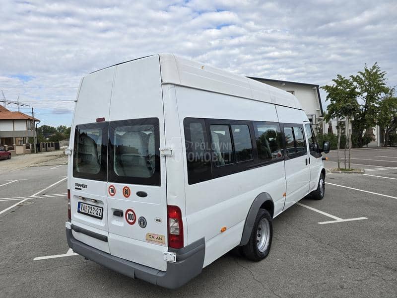 Ford Transit 18 sedista