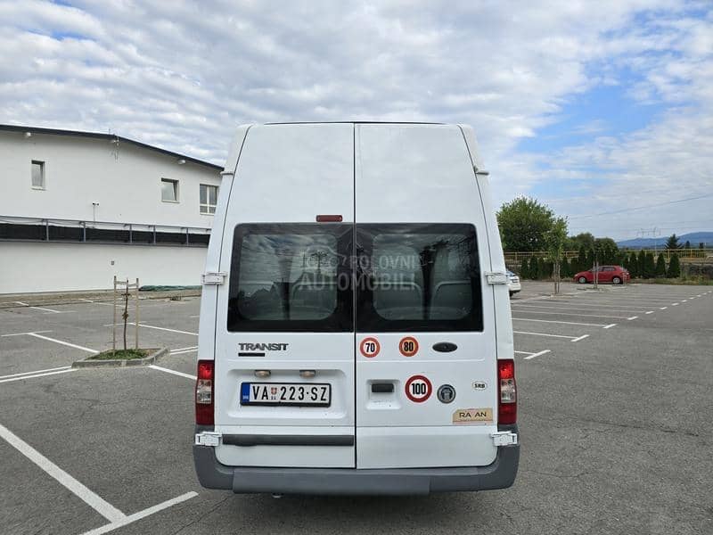 Ford Transit 18 sedista
