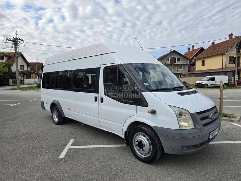 Ford Transit 18 sedista
