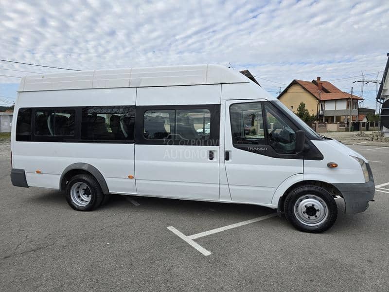 Ford Transit 18 sedista