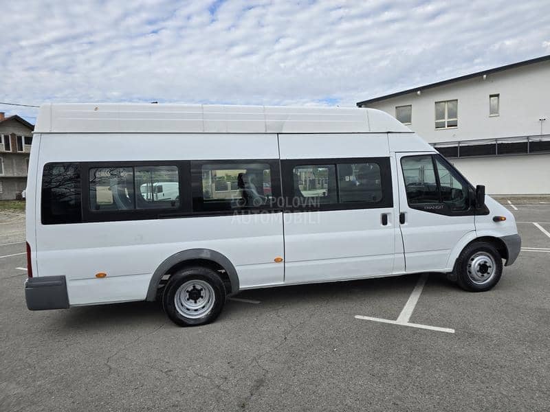 Ford Transit 18 sedista