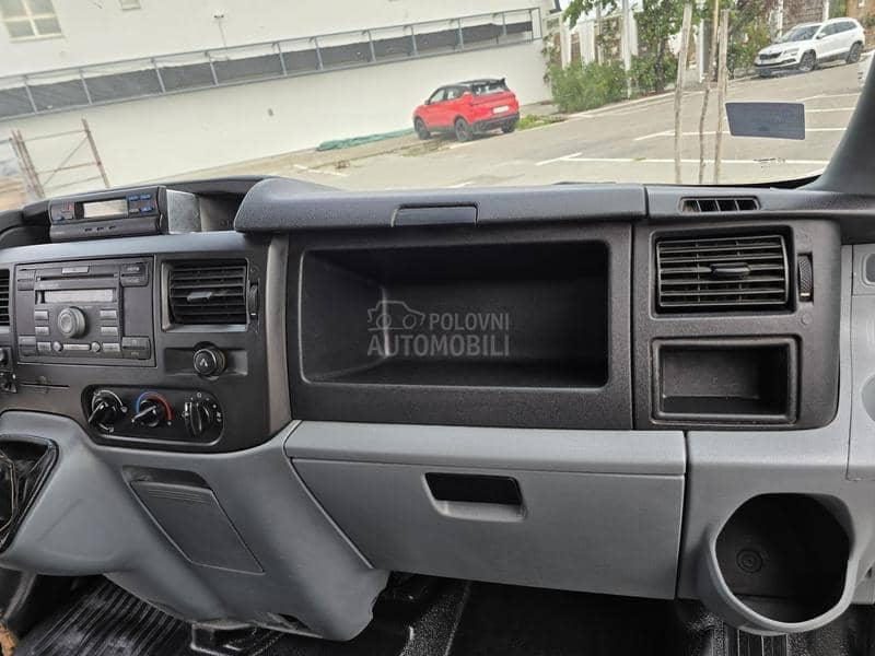 Ford Transit 18 sedista
