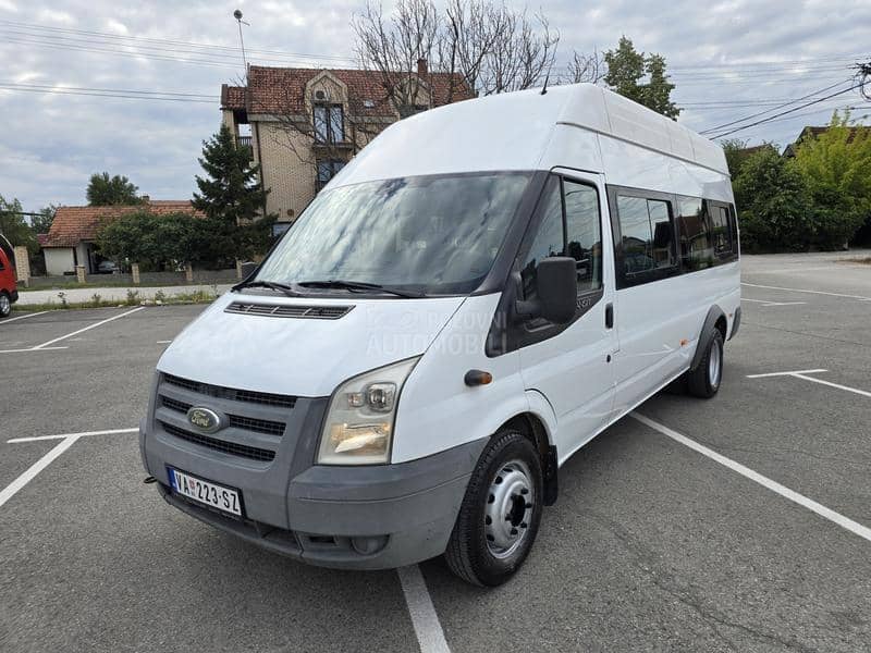 Ford Transit 18 sedista