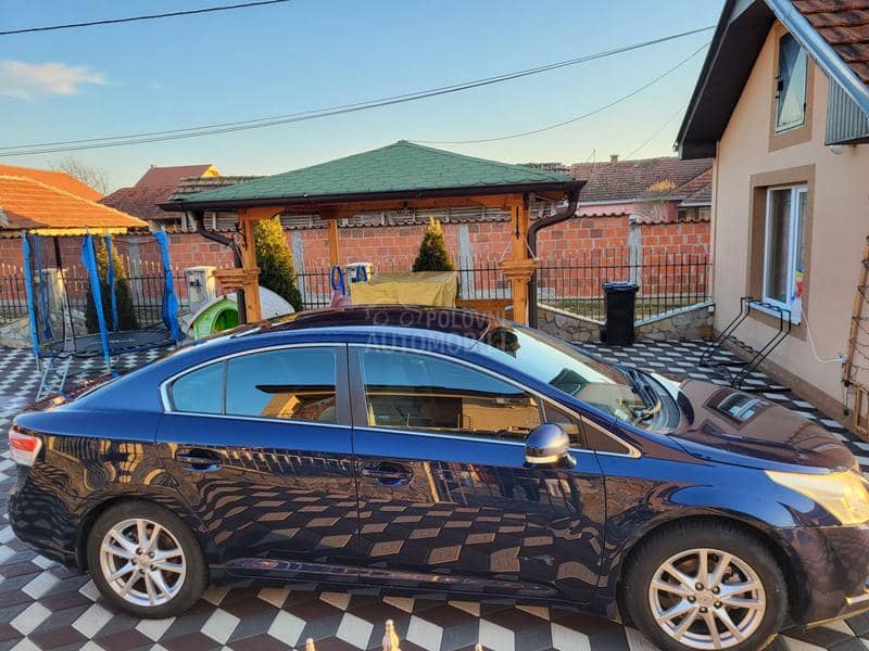 Toyota Avensis 