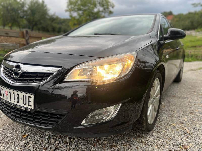 Opel Astra J 1.7