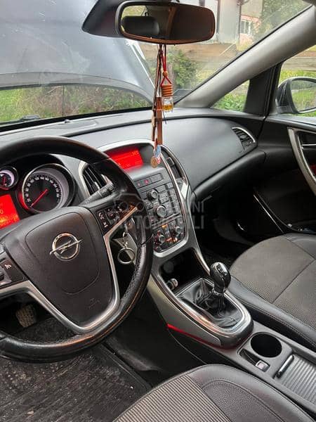 Opel Astra J 1.7
