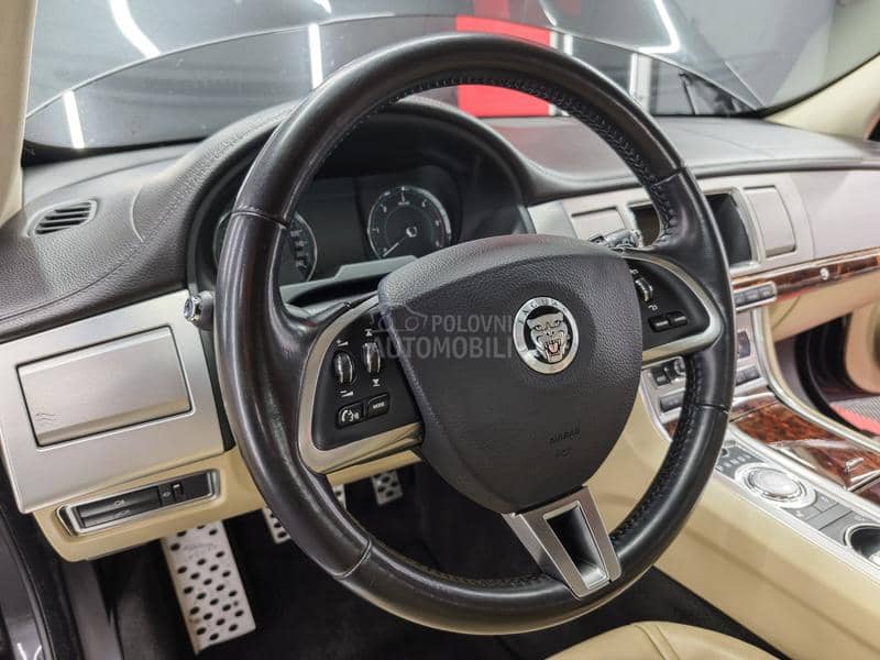 Jaguar XF 2.2 D Luxury T.O.P.