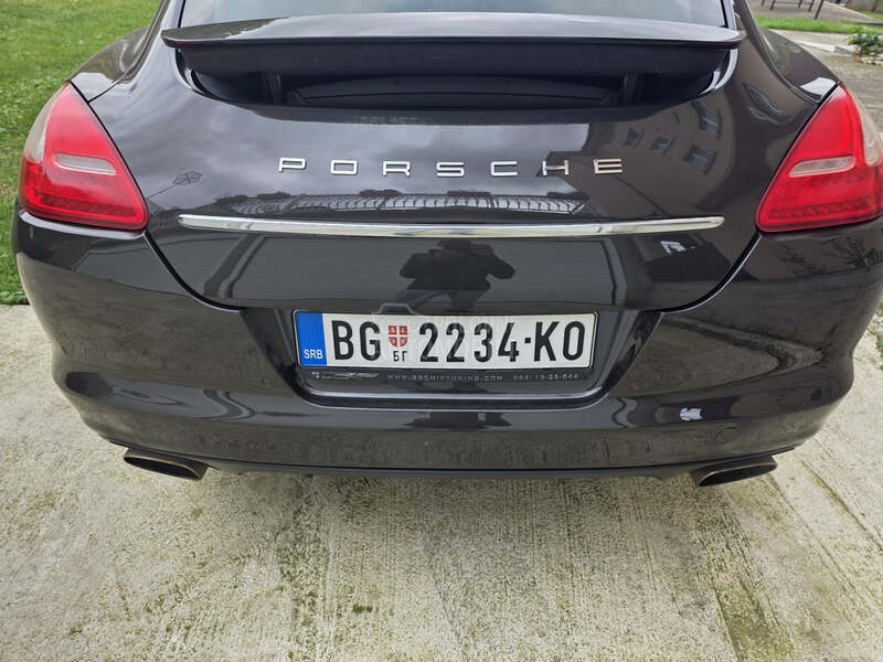 Porsche Panamera 