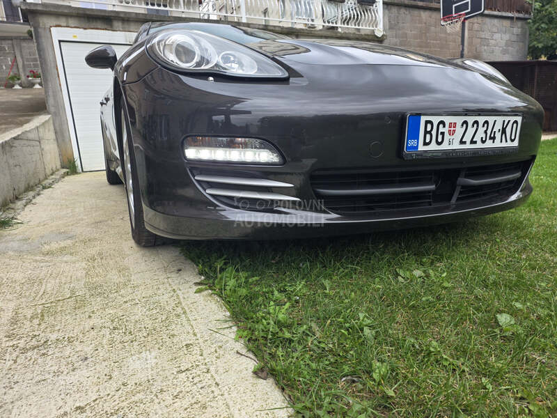 Porsche Panamera 