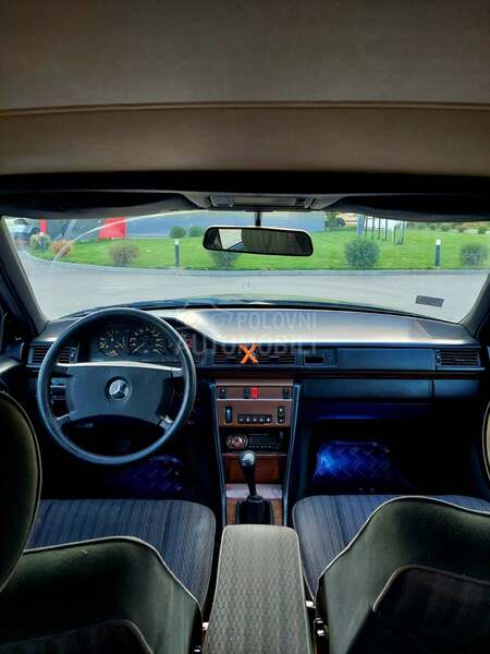 Mercedes Benz E 200 