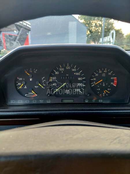 Mercedes Benz E 200 