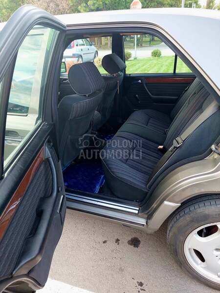 Mercedes Benz E 200 