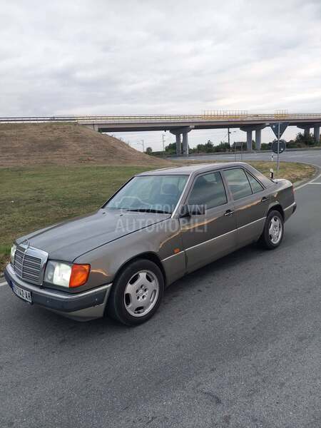 Mercedes Benz E 200 