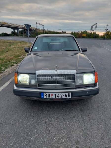 Mercedes Benz E 200 