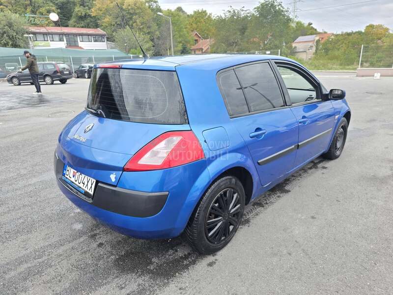 Renault Megane sa tablama