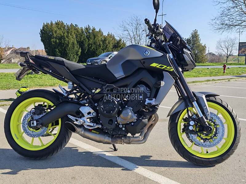 Yamaha MT 09 AKRAPOVIC