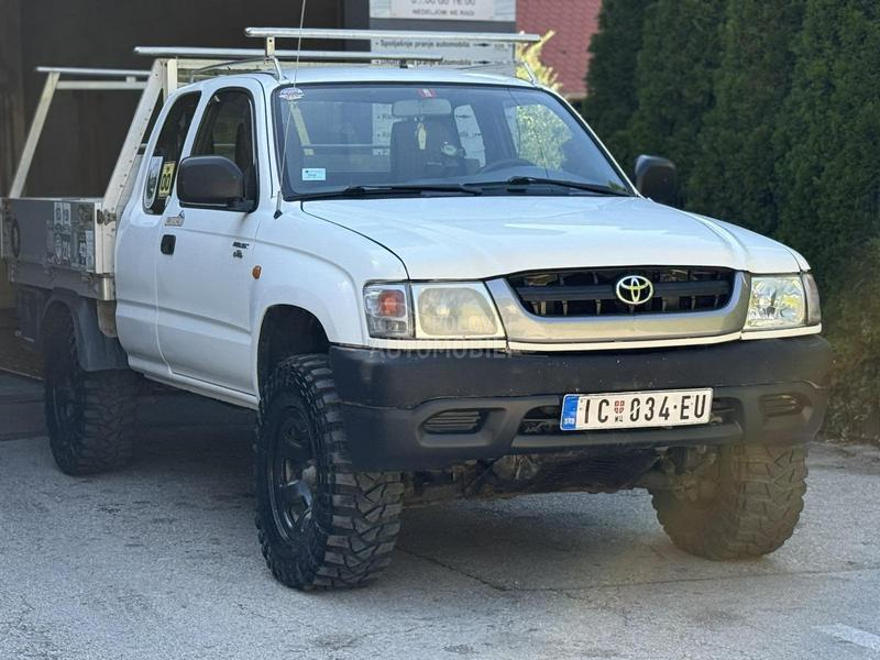 Toyota Hilux 