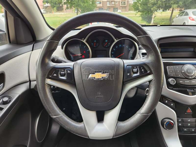 Chevrolet Cruze 1.8 LS