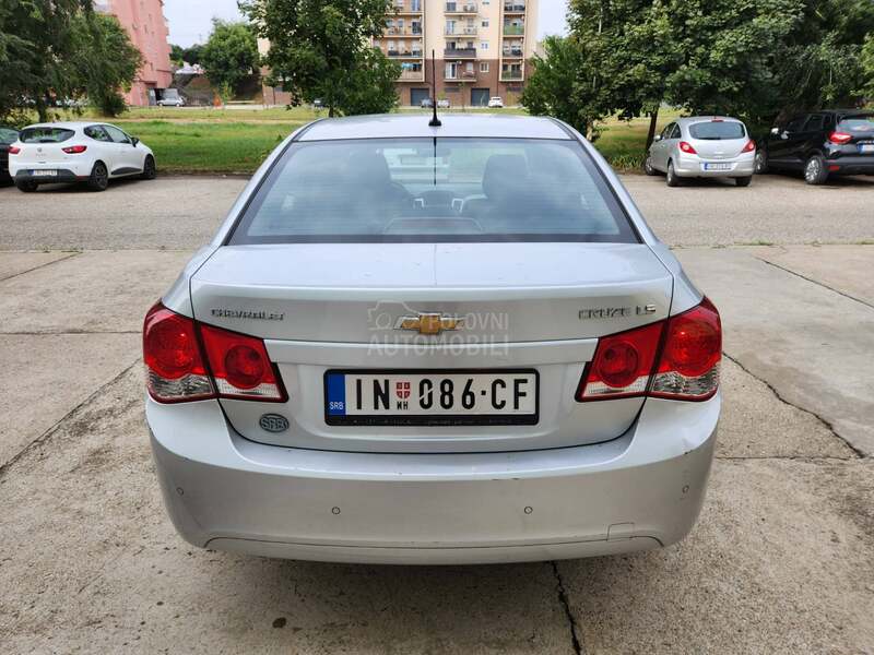 Chevrolet Cruze 1.8 LS
