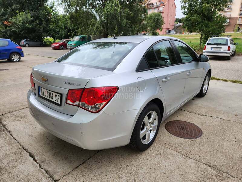 Chevrolet Cruze 1.8 LS