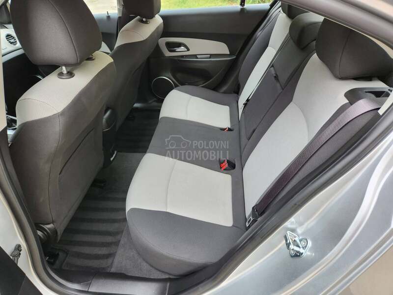 Chevrolet Cruze 1.8 LS