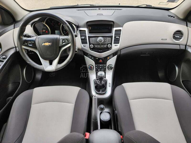 Chevrolet Cruze 1.8 LS