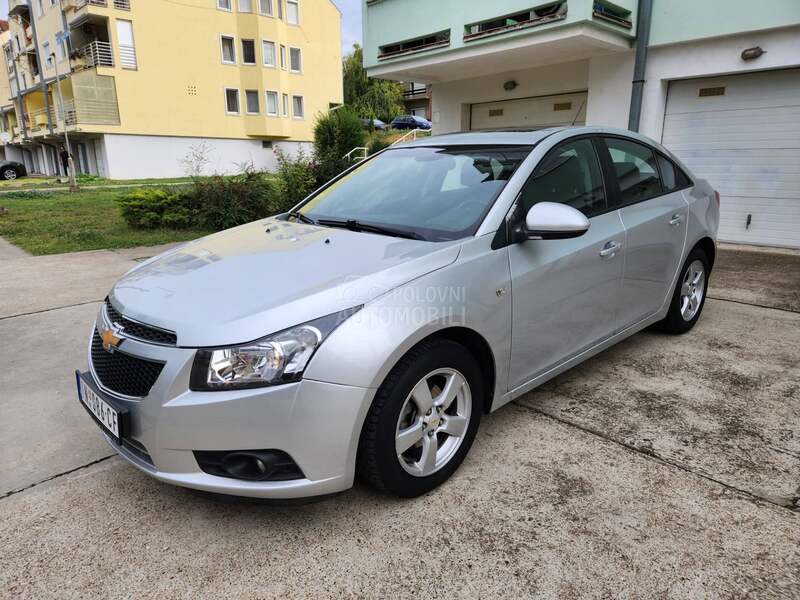 Chevrolet Cruze 1.8 LS