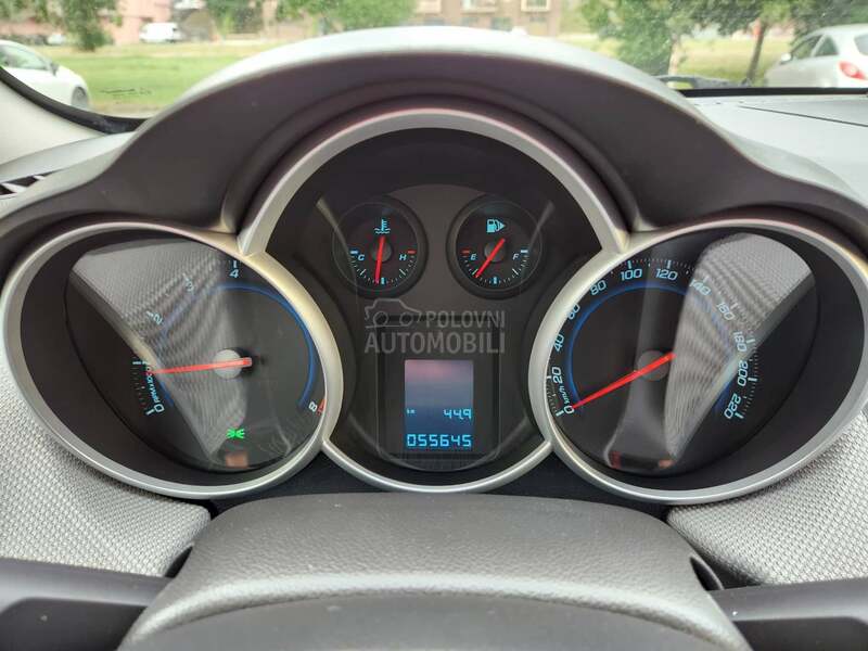 Chevrolet Cruze 1.8 LS