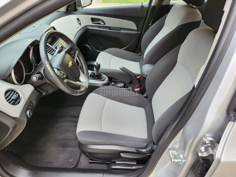 Chevrolet Cruze 1.8 LS