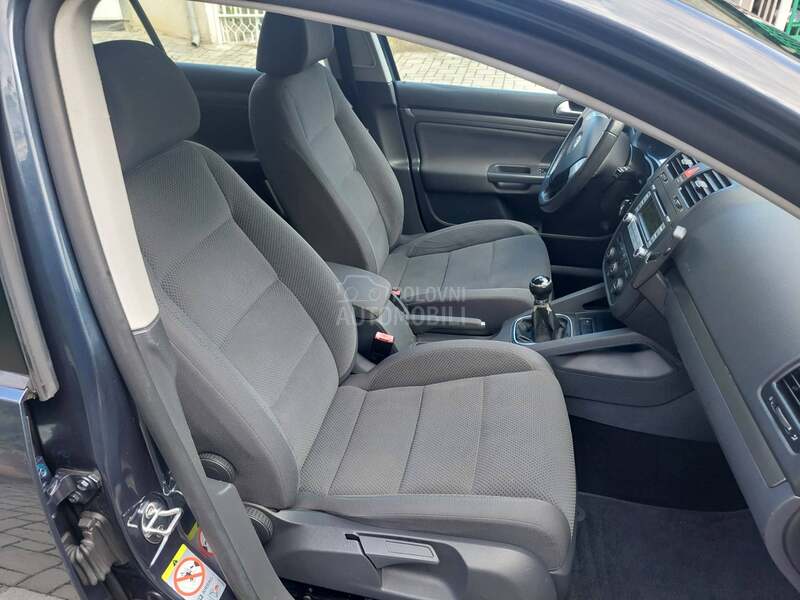 Volkswagen Golf 5 1.6I8V GERMANY