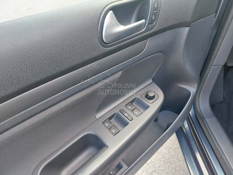 Volkswagen Golf 5 1.6I8V GERMANY