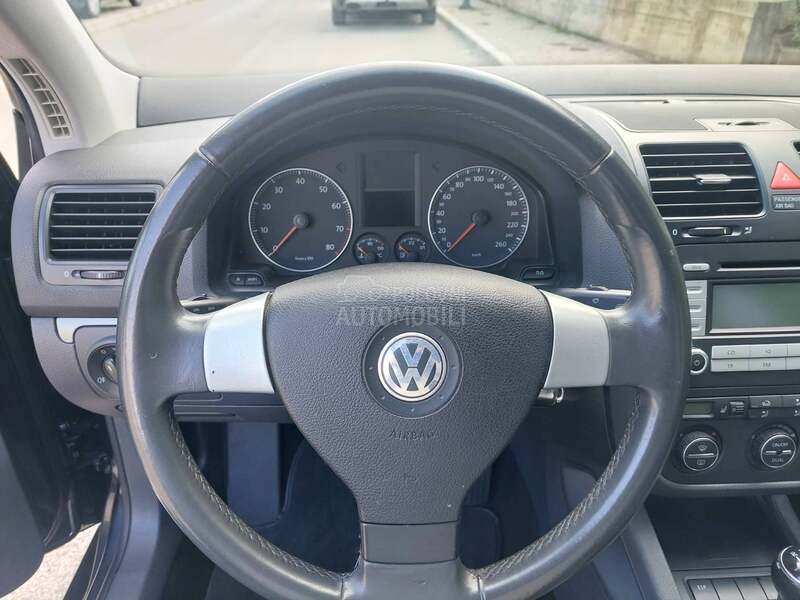 Volkswagen Golf 5 1.6I8V GERMANY