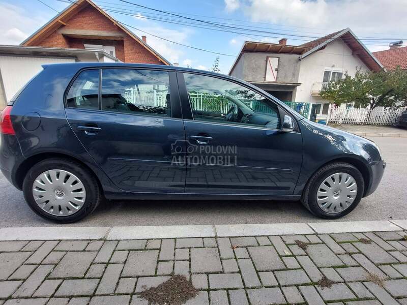 Volkswagen Golf 5 1.6I8V GERMANY