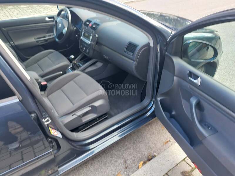 Volkswagen Golf 5 1.6I8V GERMANY