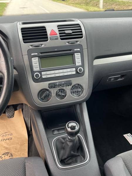 Volkswagen Golf 5 1.4  rezervisan