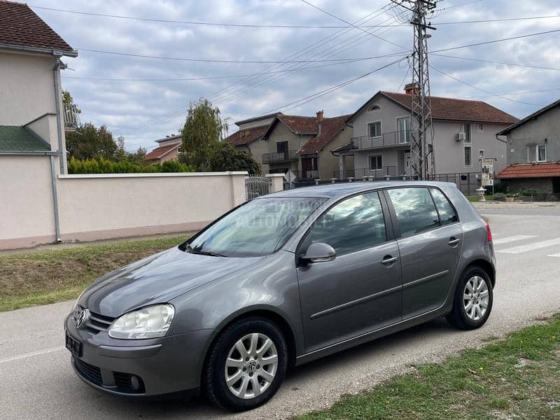 Volkswagen Golf 5 1.4  rezervisan