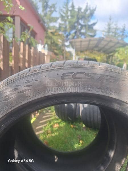 Kumho 255/40 R17 Letnja