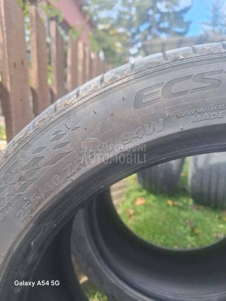 Kumho 255/40 R17 Letnja