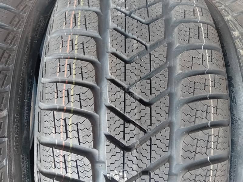 Pirelli 225/40 R19 Zimska