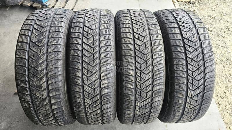 Pirelli 215/65 R17 Zimska