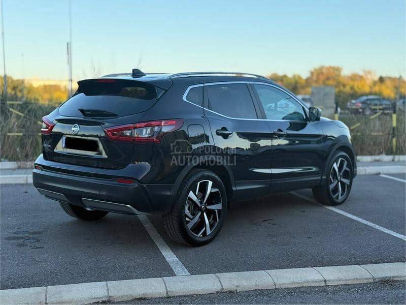 Nissan Qashqai TEKNA/ PANO/ AUTO Nissan Qashqai TEKNA/ PANO/ AUTO