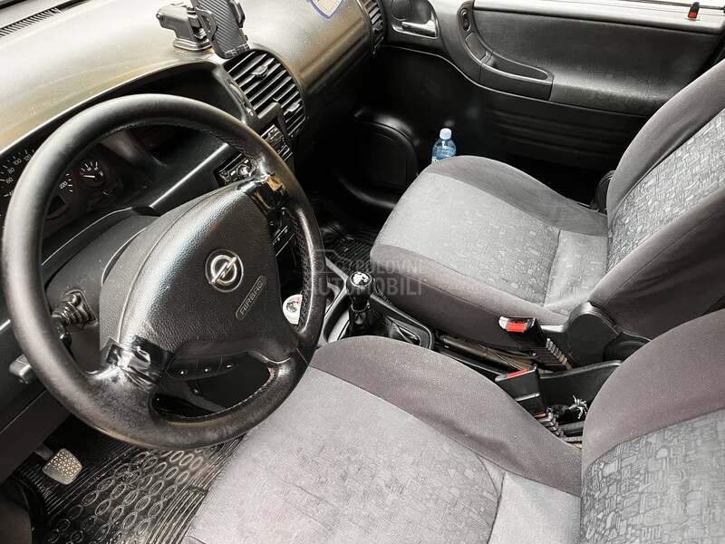 Opel Zafira 16v