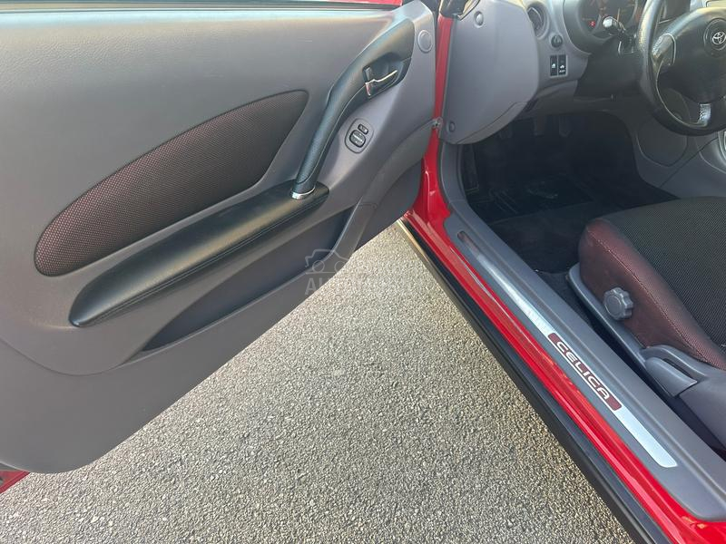 Toyota Celica 1.8 VVT-i CH