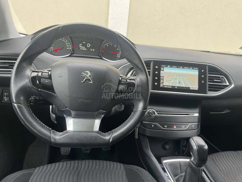 Peugeot 308 1.2i