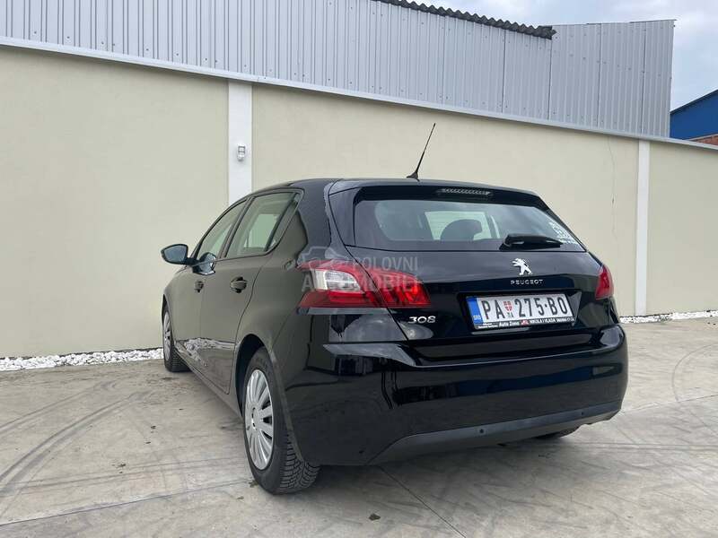 Peugeot 308 1.2i