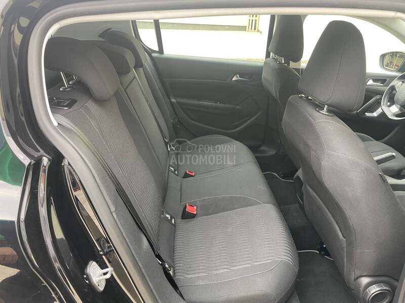 Peugeot 308 1.2i