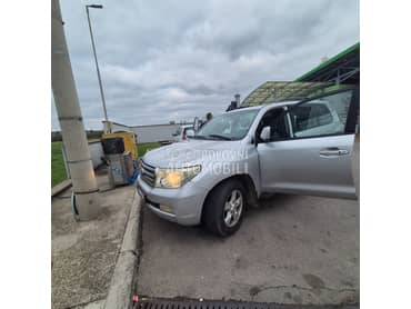 Toyota Land Cruiser V 8