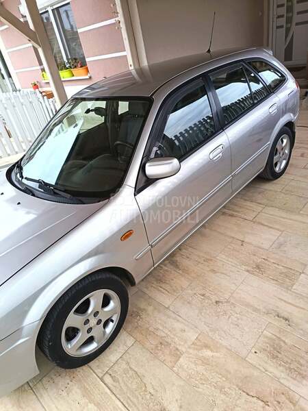 Mazda 323 NIJE NOV
