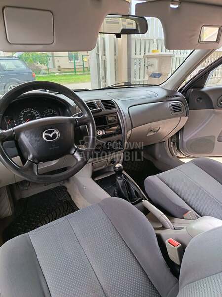 Mazda 323 NIJE NOV