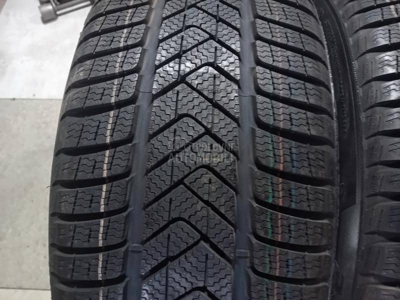 Pirelli 245/45 R19 Zimska